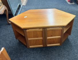 2 Door teak tv unit measures approximately 20 inches tall 31 inches wide 19 inches depth