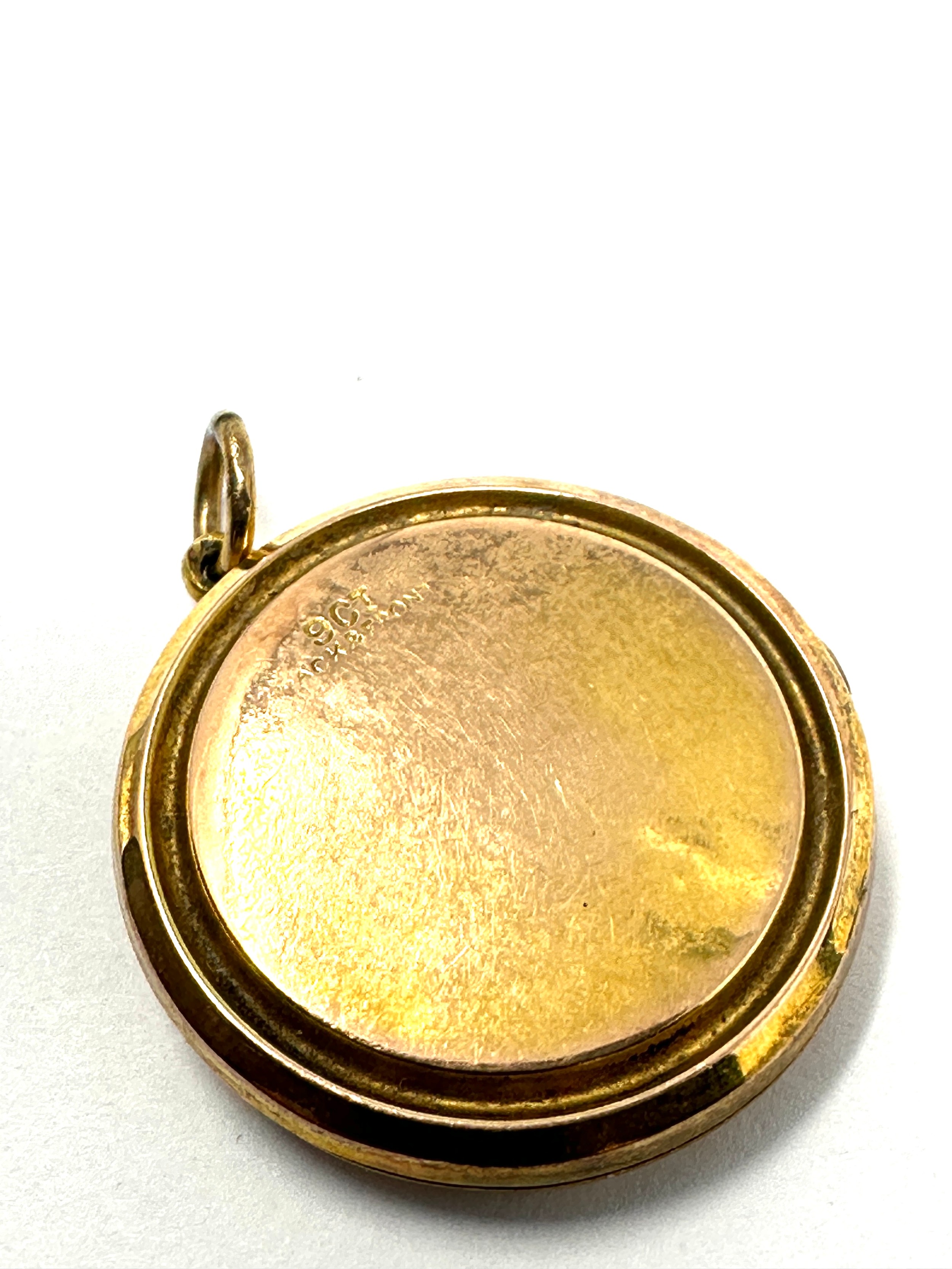 9ct gold back & front patterned locket (5.4g) - Image 2 of 3