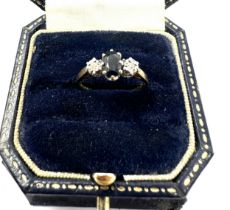 9ct gold diamond & sapphire three stone ring (1.5g)