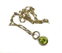 9ct gold peridot pendant & chain (2.2g)