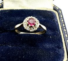 9ct gold ruby & diamond halo ring (1.9g)