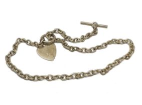 silver t-bar heart necklace chain measures approx 46cm long weight 38g