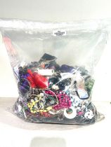 10kg UNSORTED COSTUME JEWELLERY inc. Bangles, Necklaces, Rings, Earrings.