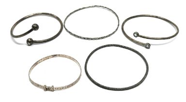 selection of 5 silver bangles weight 38g