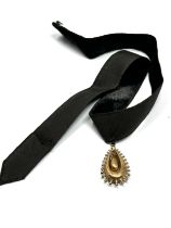 9ct gold antique black ribbon collar necklace (3g)