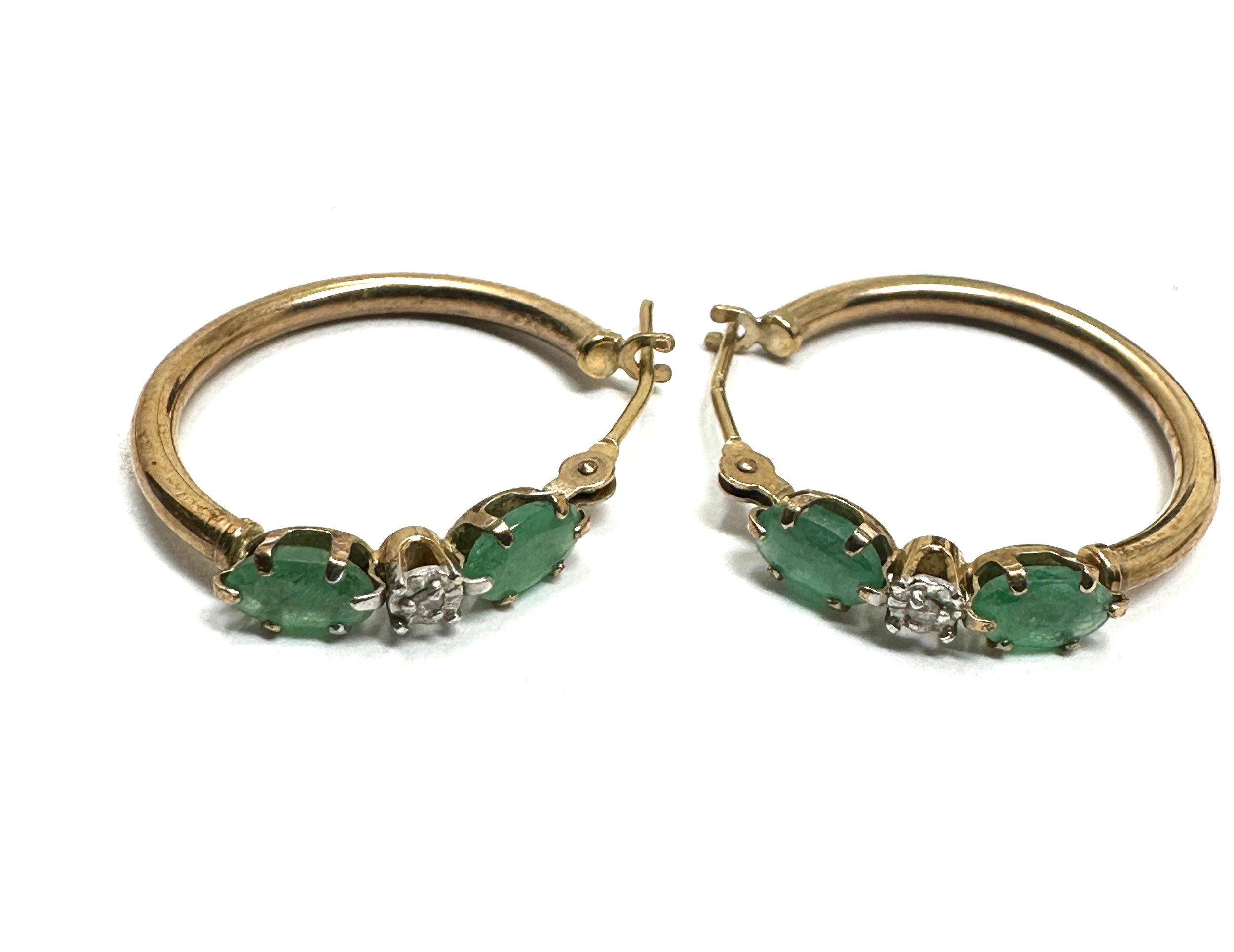 9ct gold diamond & emerald hoop earrings (1g)