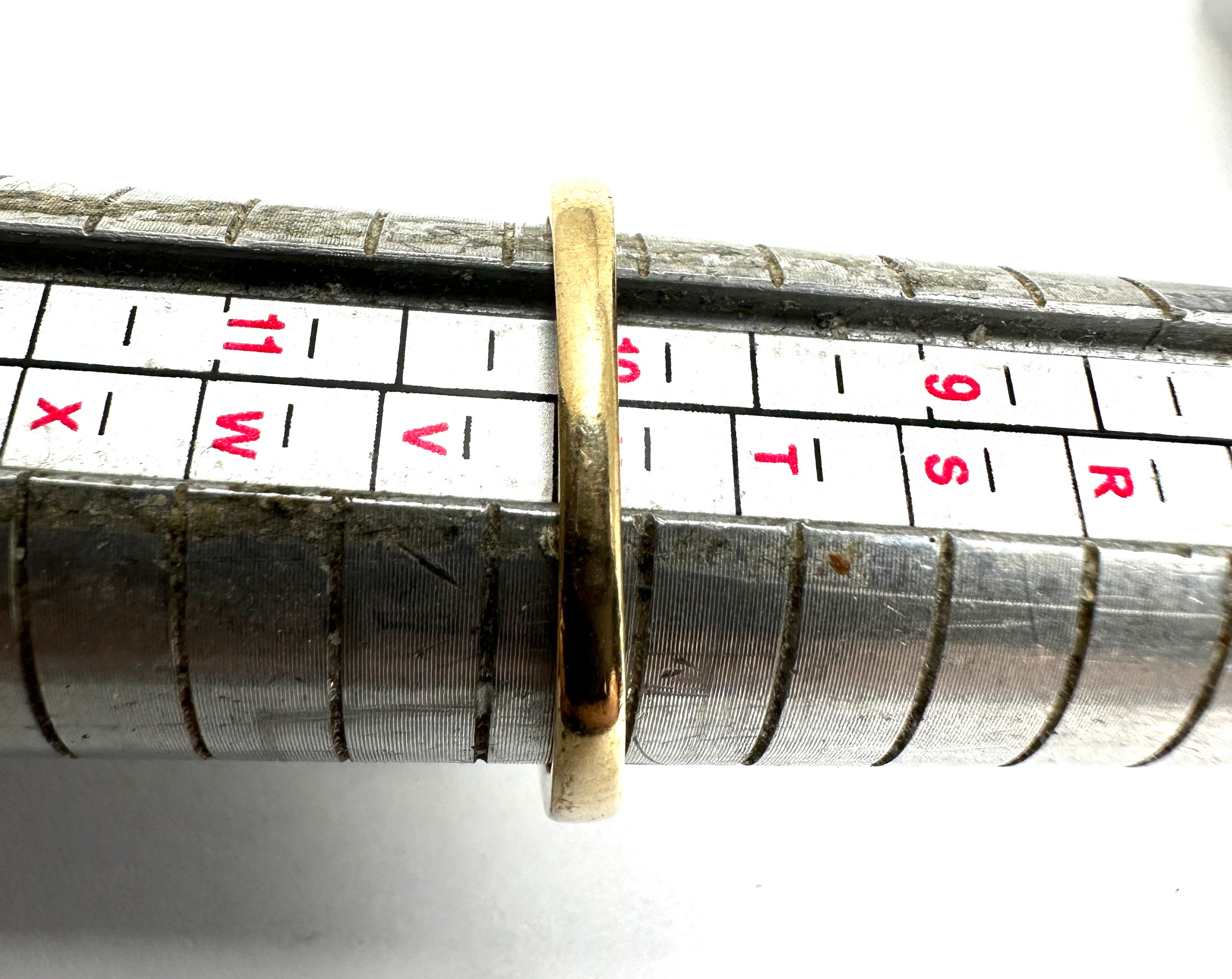 9ct gold diamond single row band ring (2.9g) - Image 2 of 2