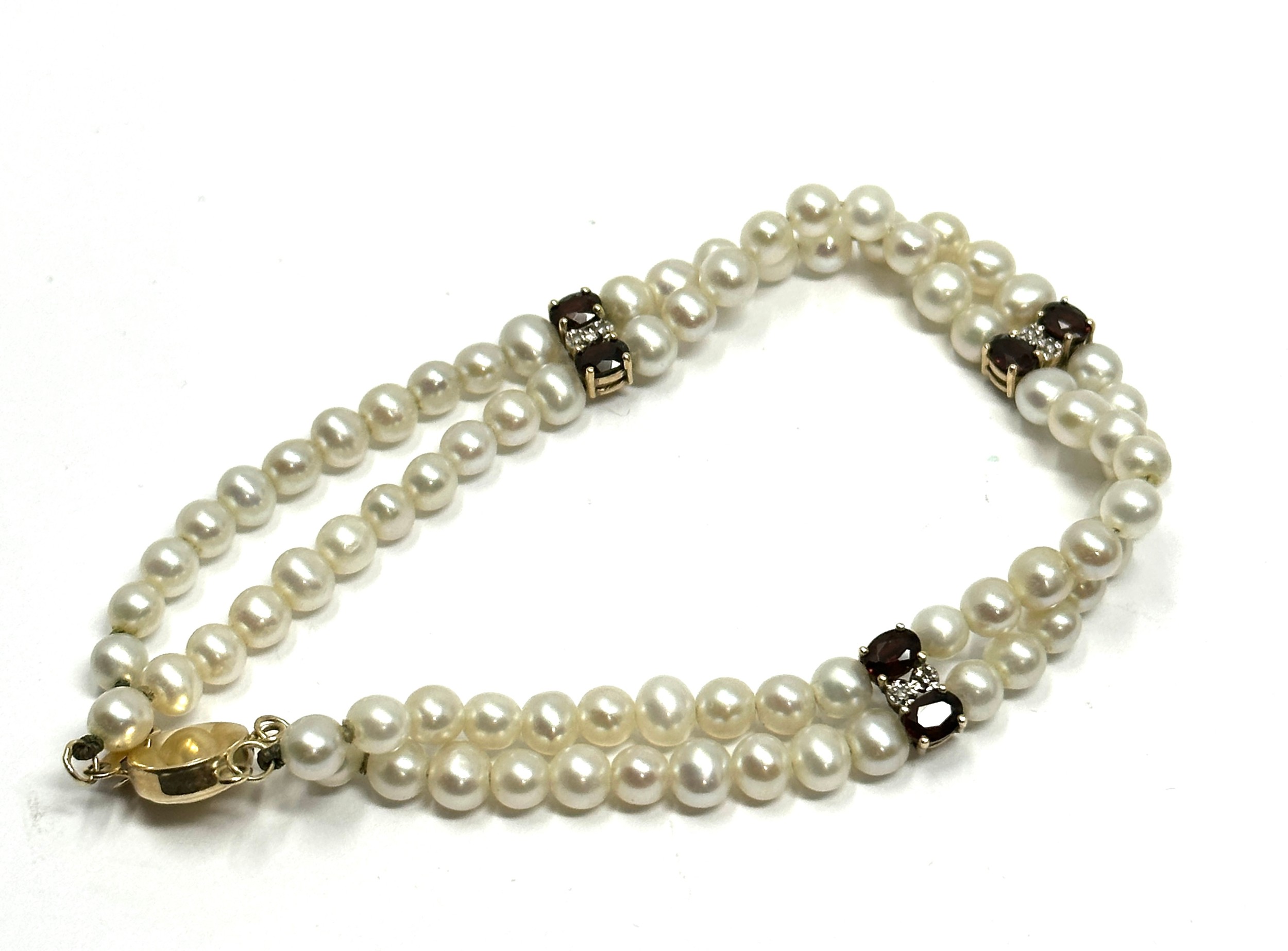 9ct gold cultured pearl, garnet and diamond double row bracelet (9.4g)