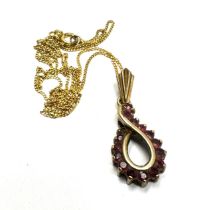 9ct gold ruby pendant necklace (2.6g)