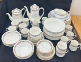 Large selection of Paragon Belinda tea/ coffee and dinner part set includes tureens, bowls, plates