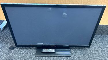 Samsung 43 inch plasma TV with remote in working order
