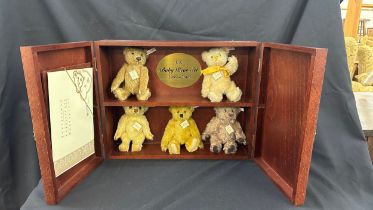 Steiff Bear Ltd Edition Set 1999-2003 in display case, case measures approximately 11inches tall