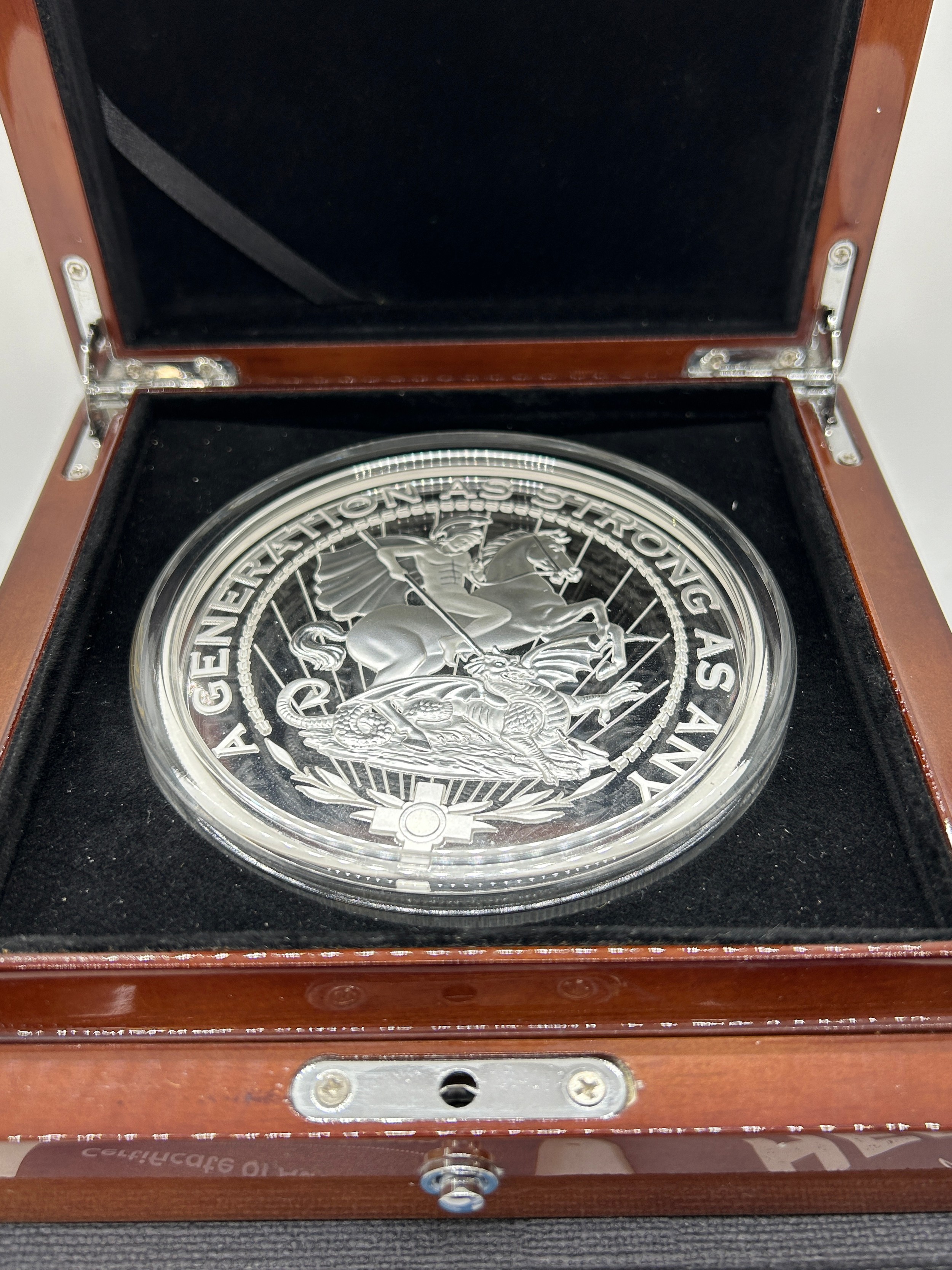 Cased silver .999 Complete heros of 2020, one ( 1 ) kilo medal limited edition 42 of 100 - Image 2 of 6