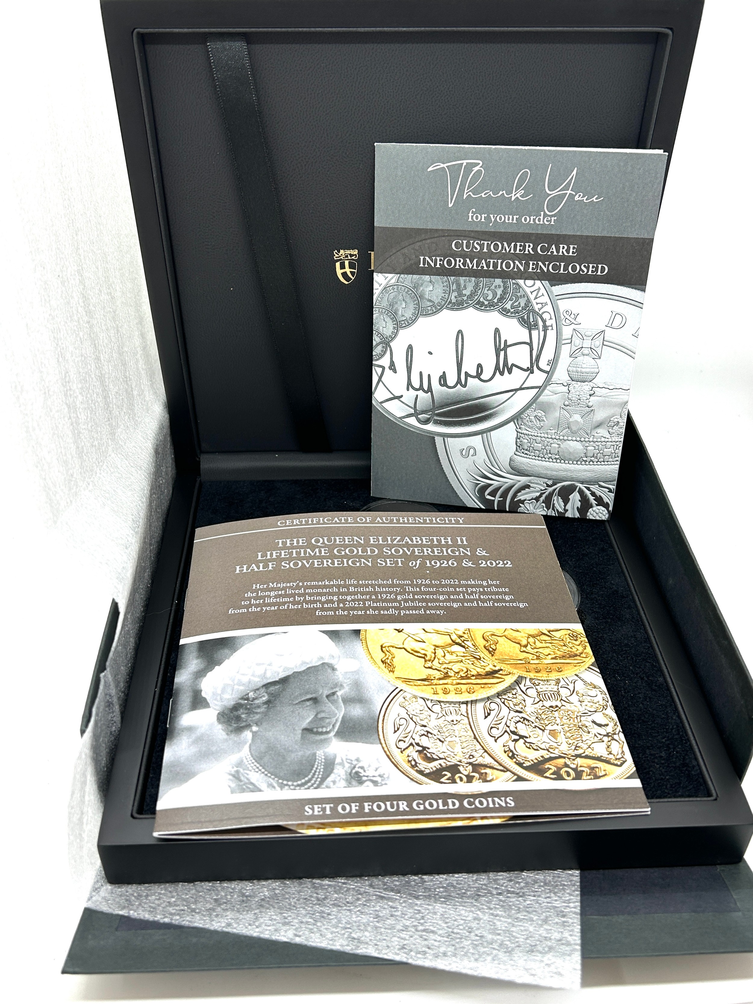 Cased limited edition Hattons Queen Elizabeth II platinum jubilee lifetime 24 carat gold half - Image 6 of 9