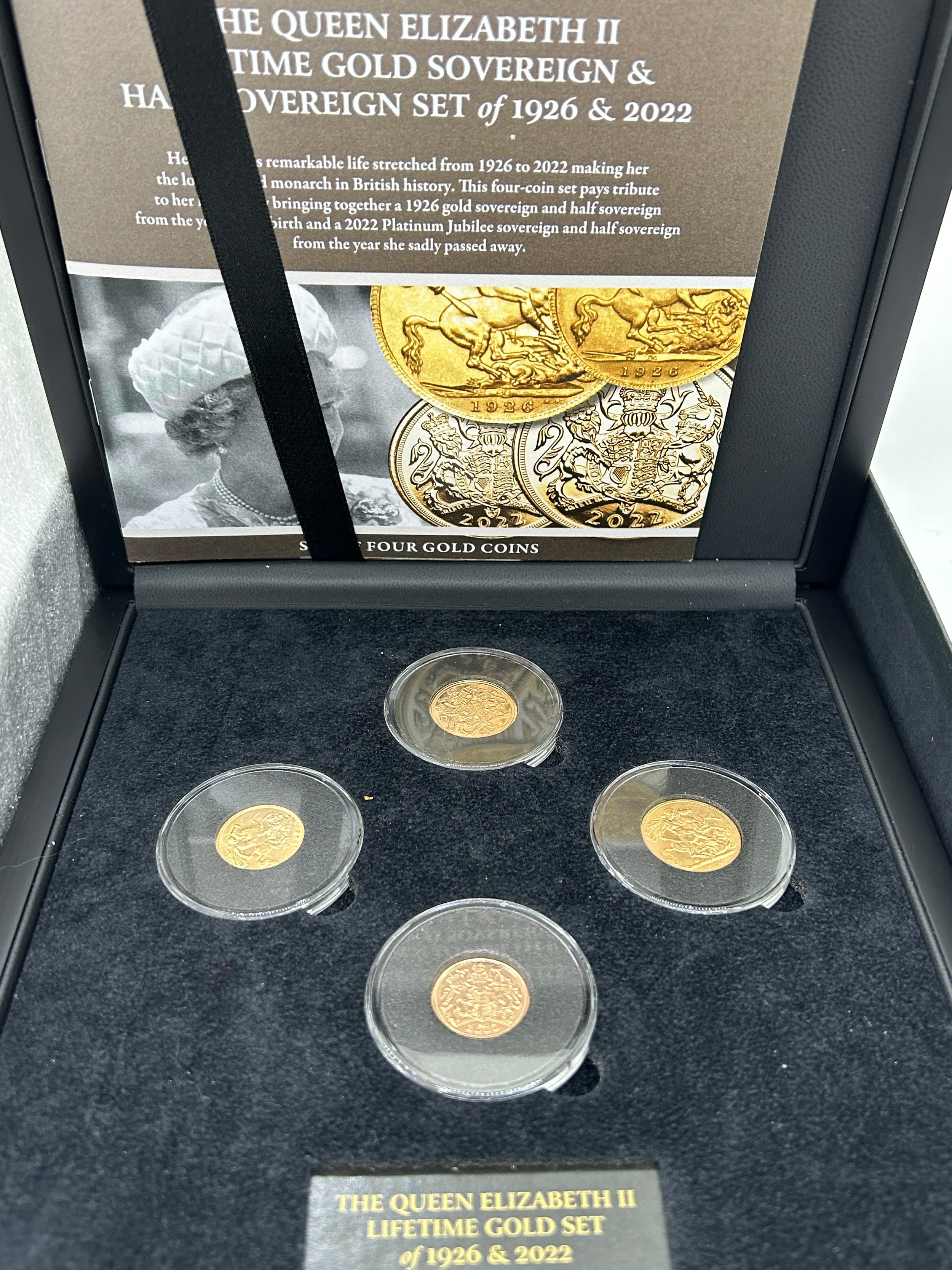 Cased limited edition Hattons Queen Elizabeth II platinum jubilee lifetime 24 carat gold half - Image 4 of 9