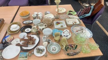 Large selection of miscellaneous to include porcelain, glass etc