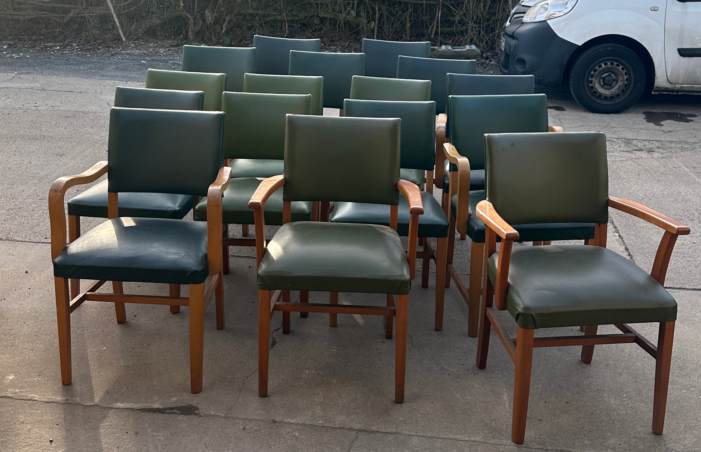 verco vintage board room chairs 16 in total 10 with arms