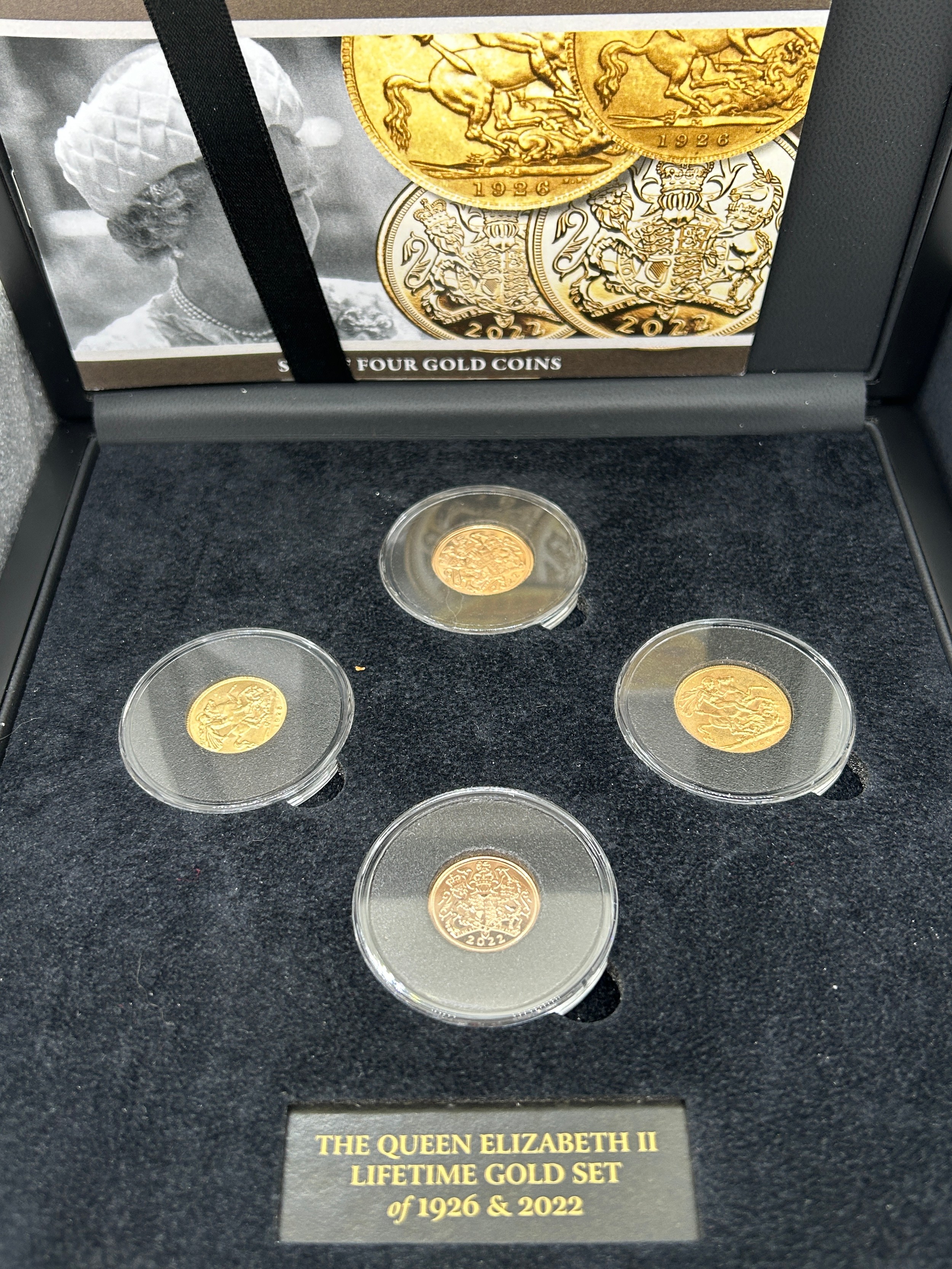 Cased limited edition Hattons Queen Elizabeth II platinum jubilee lifetime 24 carat gold half - Image 5 of 9