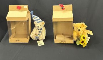 2 Boxed steiff seasonal bears includes summer and winter