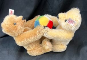 Steiff small bears playing ball, 671517 with COA and pouch