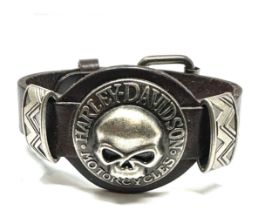 A leather bracelet by Harley Davidson (40g)