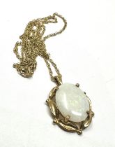 9ct gold opal pendant necklace weight opal measures approx 14mm by 10mm weight 2.8g