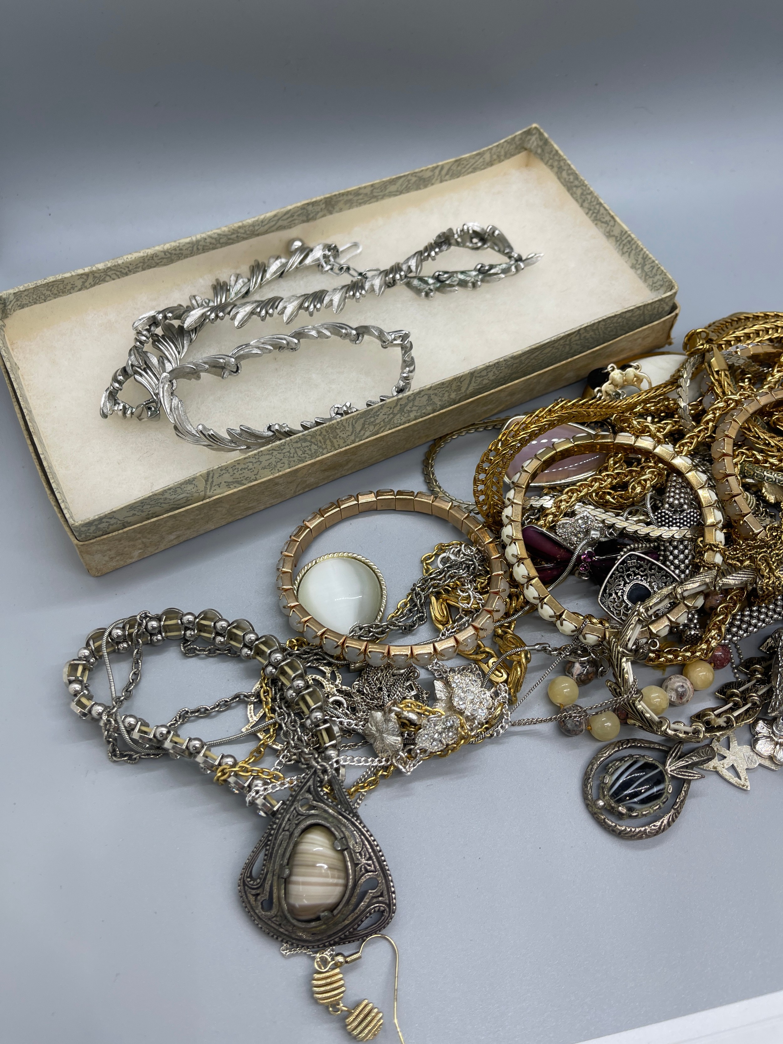 Large selection of assorted silver and costume jewellery - Bild 4 aus 7