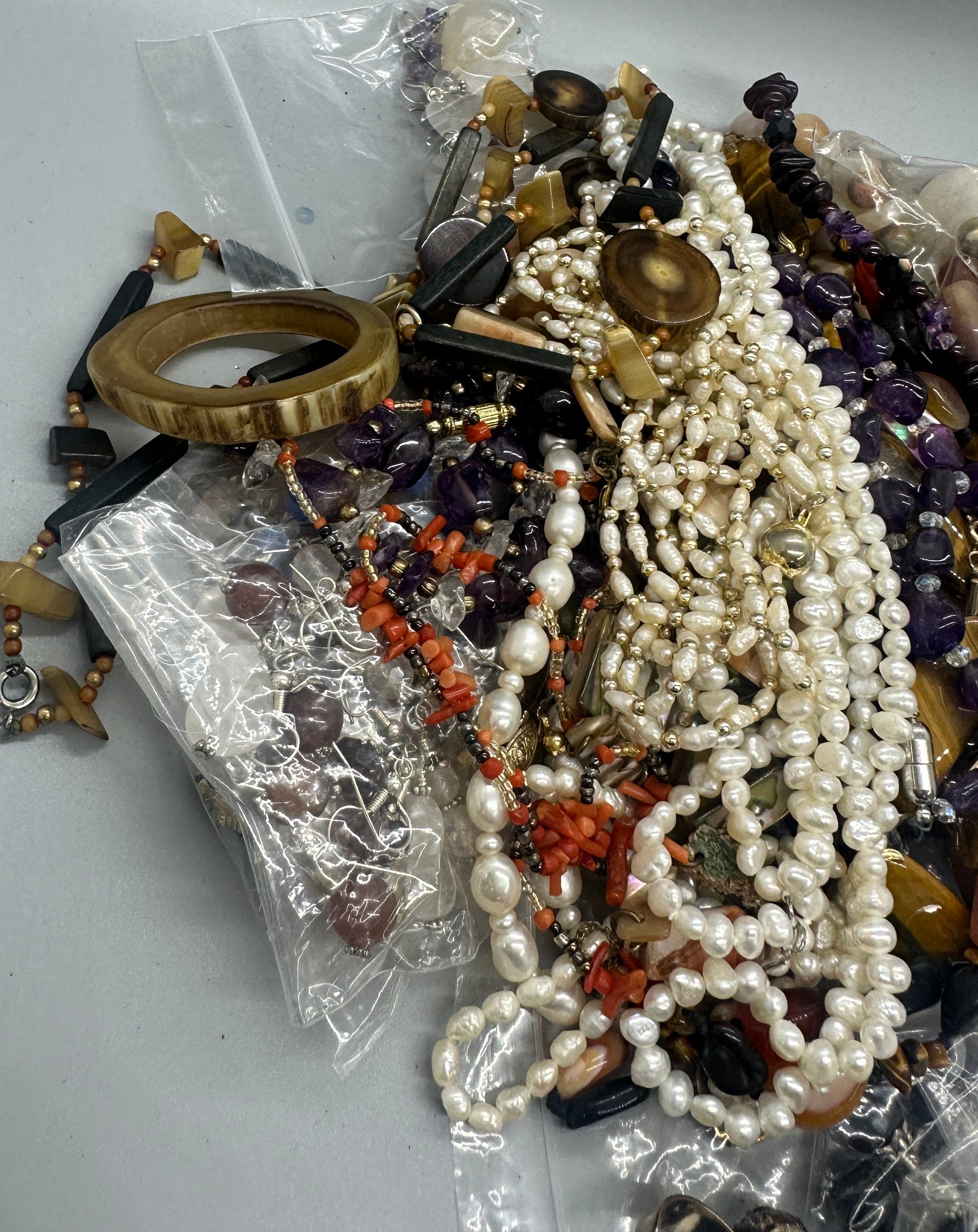 Large selection of vintage and later costume jewellery - Bild 2 aus 5