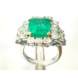 Stunning ladies natural Beryl rectangular Emerald and diamond ring in a platinum setting. The