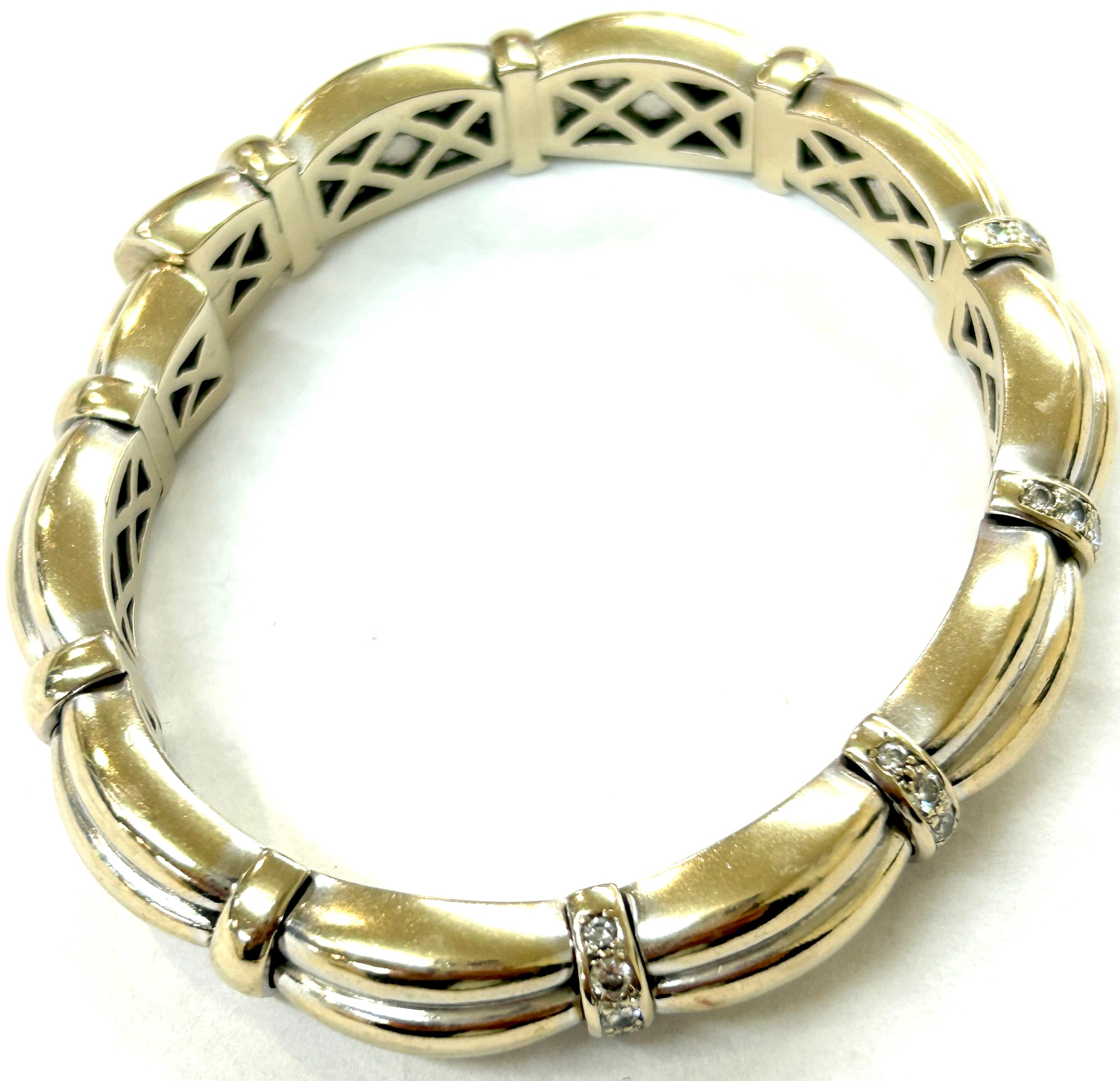 Hallmarked 18ct gold and diamond ladies bracelet, featuring 24 small diamonds, total weight 55.6g - Bild 4 aus 5