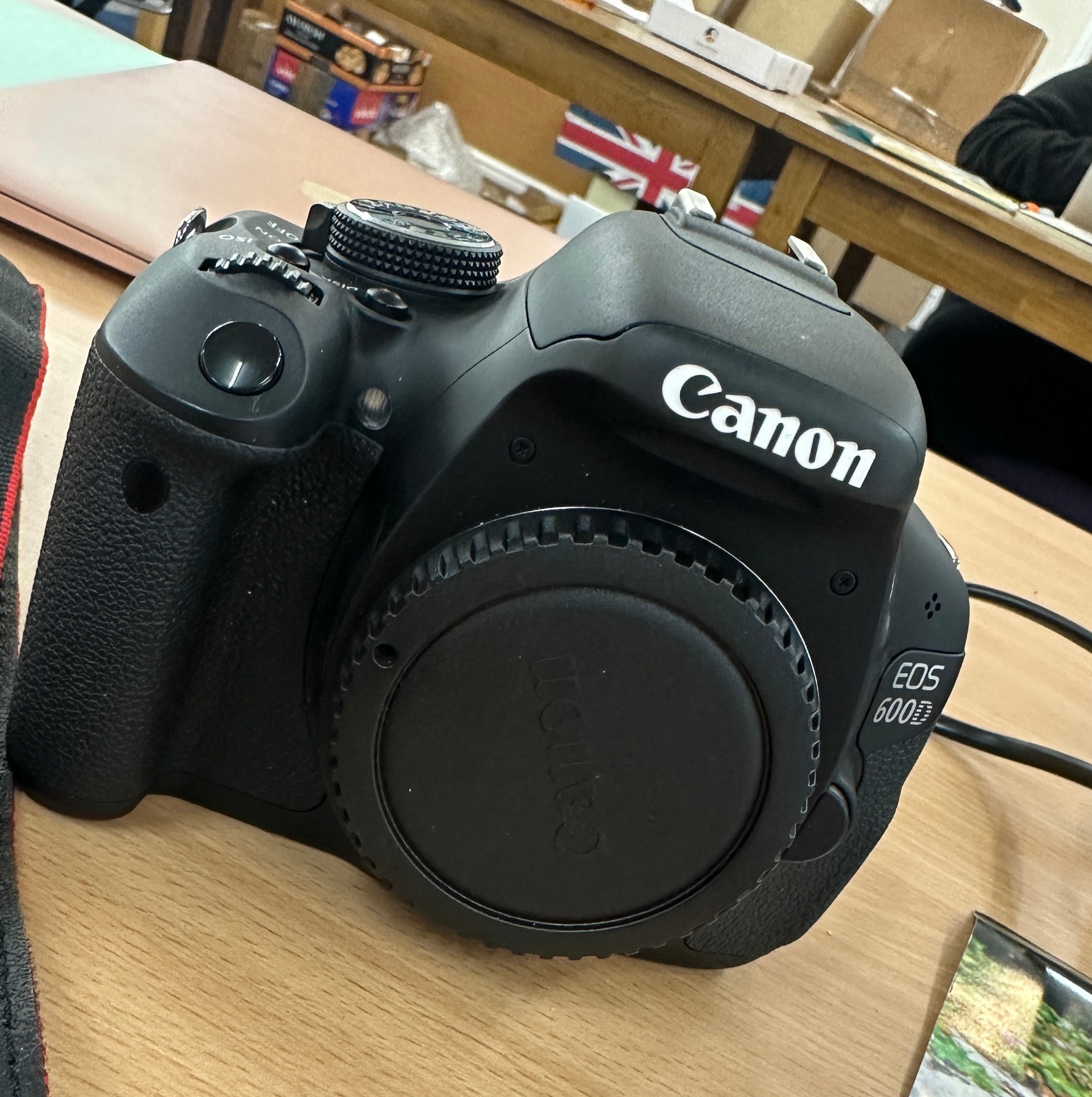 Boxed Canon EOS 600D camera - untested - Bild 2 aus 5