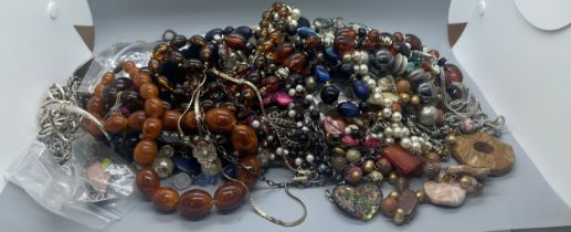 Large selection of vintage and later costume jewellery