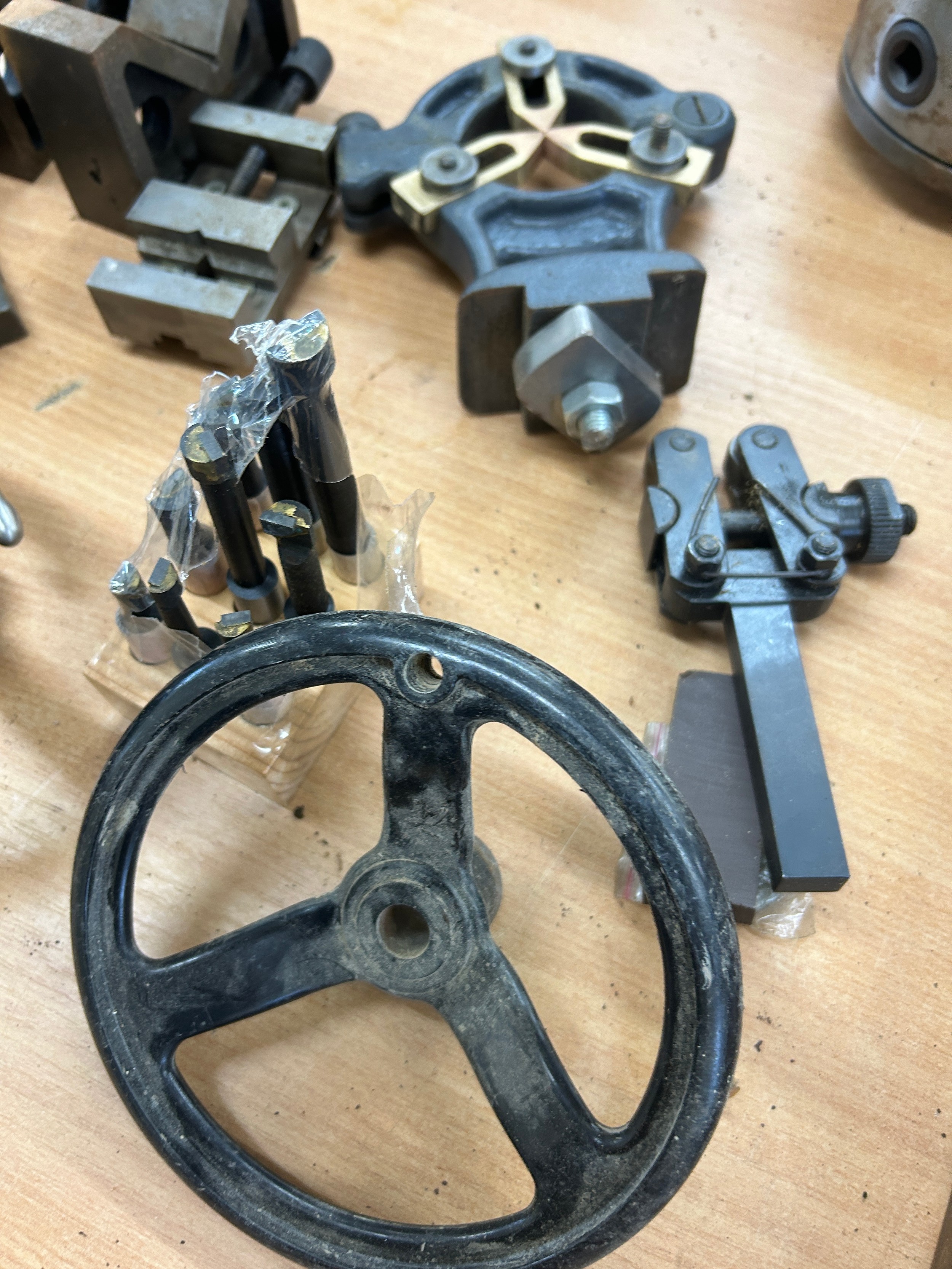 Selection of lathe accessories to include a steady, boring bars, pair handle wheels etc - Image 2 of 6