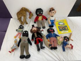 Large selection of vintage and later puppets includes robinsons etc