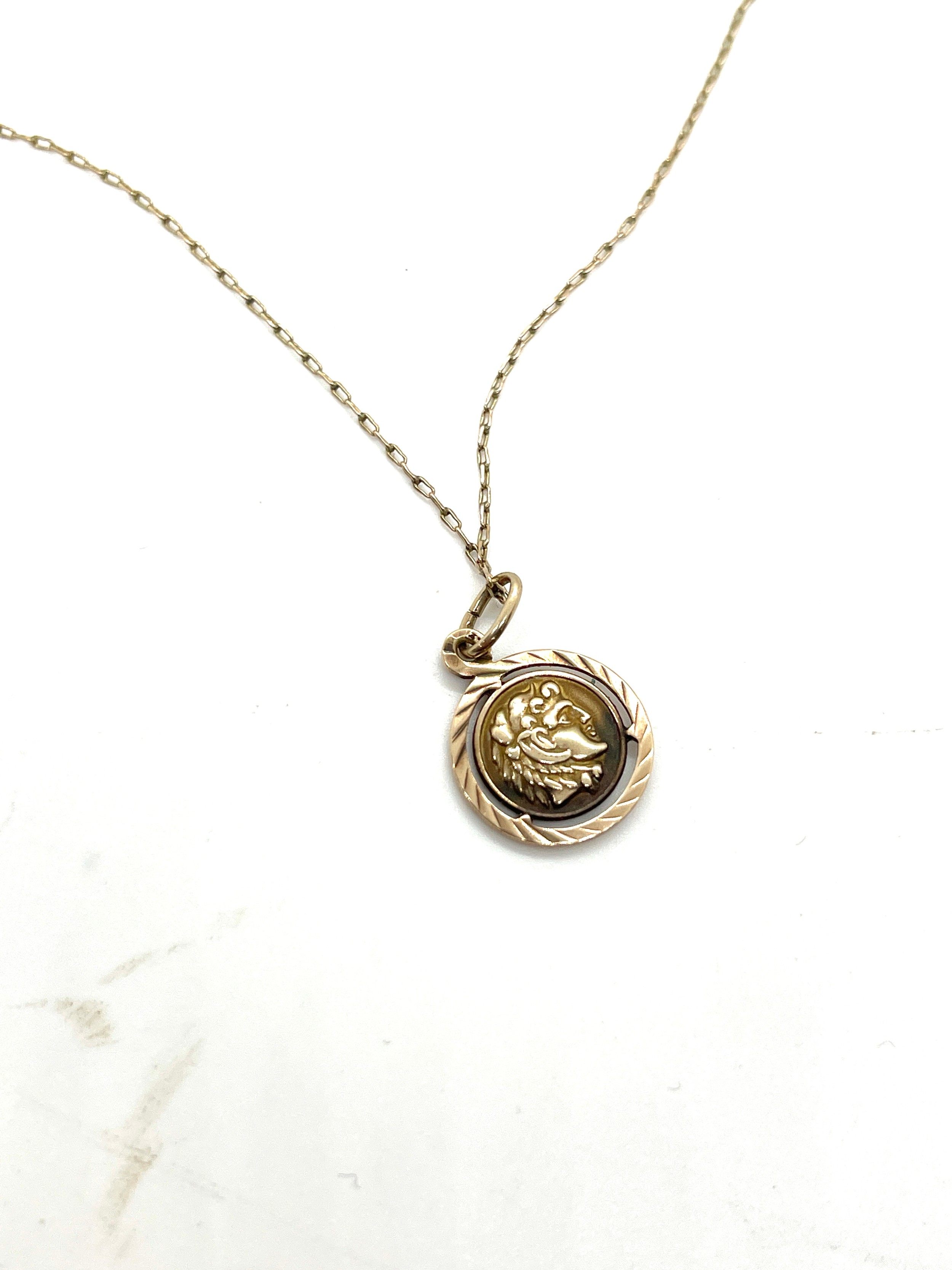 9ct gold chain and column detailed pendant, overall weight 2.3g, overall length 26cm - Bild 5 aus 5