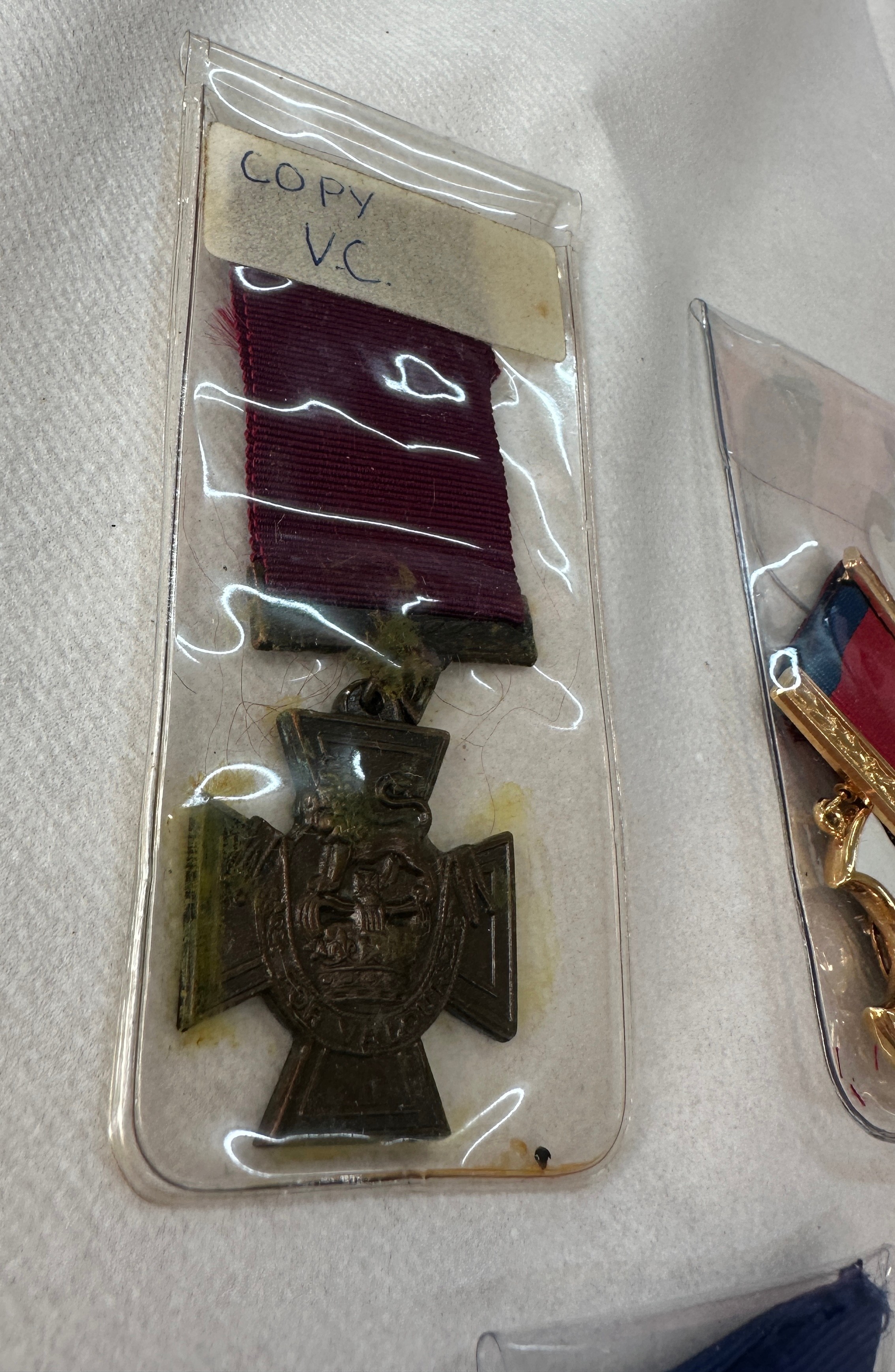 Three superb replica british gallantry medals, victoria cross, george cross and Distinguished - Bild 2 aus 5