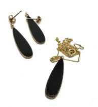 2x 9ct gold black gemstone earrings & necklace set (2g)