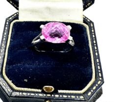 9ct white gold pink gemstone dress ring (4.2g)