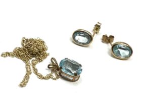 2x 9ct gold blue topaz earrings & necklace set (1.8g)