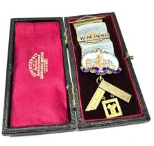 Boxed silver masonic jewel Abbey lodge Founded 1836