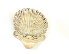 Vintage silver shell trinket dish, total weight 67grams