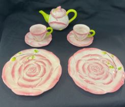 Art deco style flower pattern part tea set includes 2 cups, 2 saucers , 2 plates and a tea pot