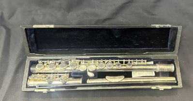 Vintage cased flute, legato