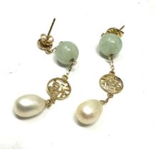 14ct gold jade & pearl drop earrings (4g)