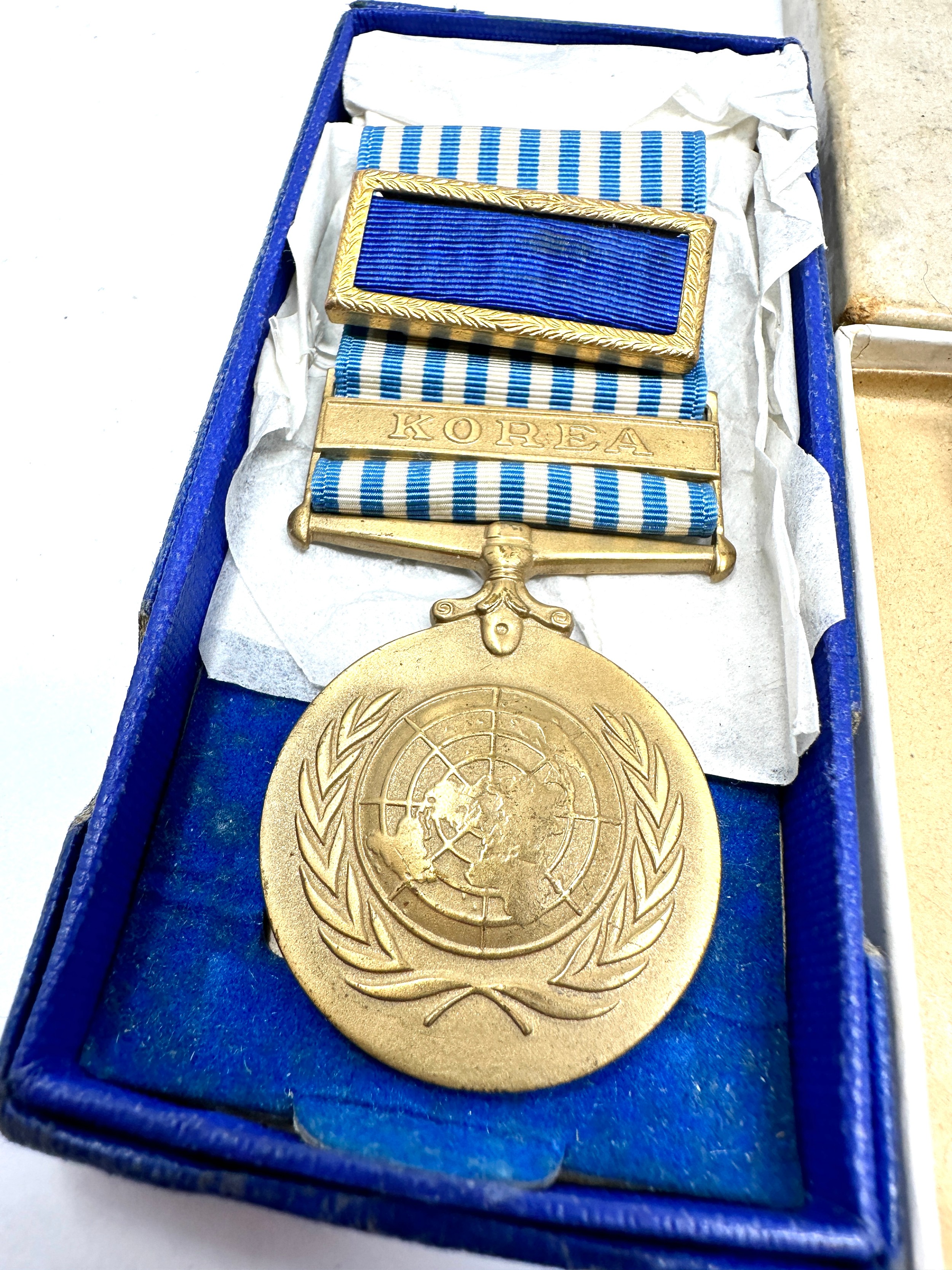 Korean War Medals Pair & Boxes named 19043876 Gnr. J Campbell R.A - Bild 2 aus 4