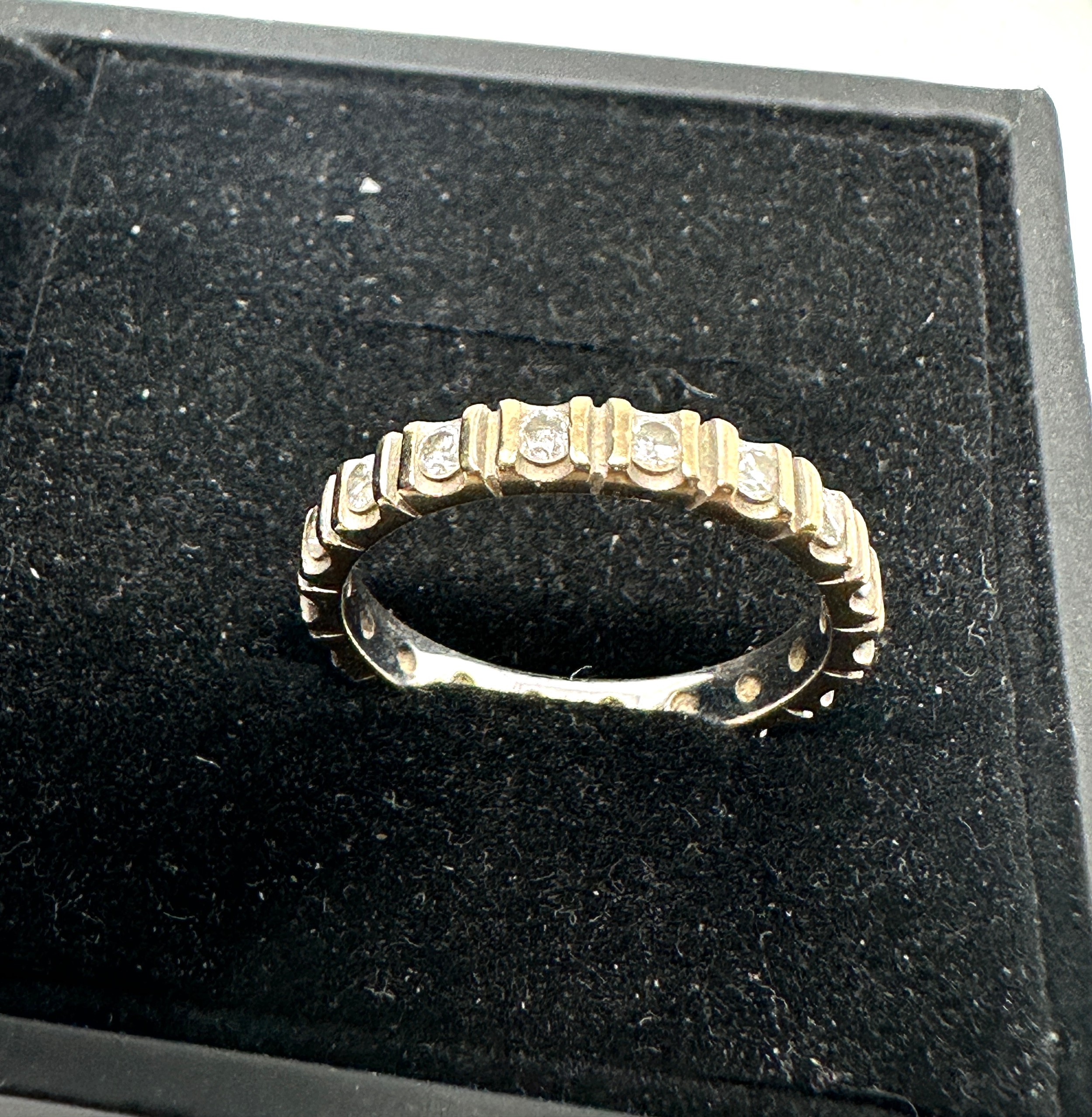 18ct gold diamond full eternity ring (2.3g) - Bild 2 aus 2