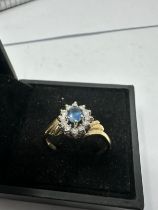 9ct gold sapphire & diamond cluster ring (2.8g)