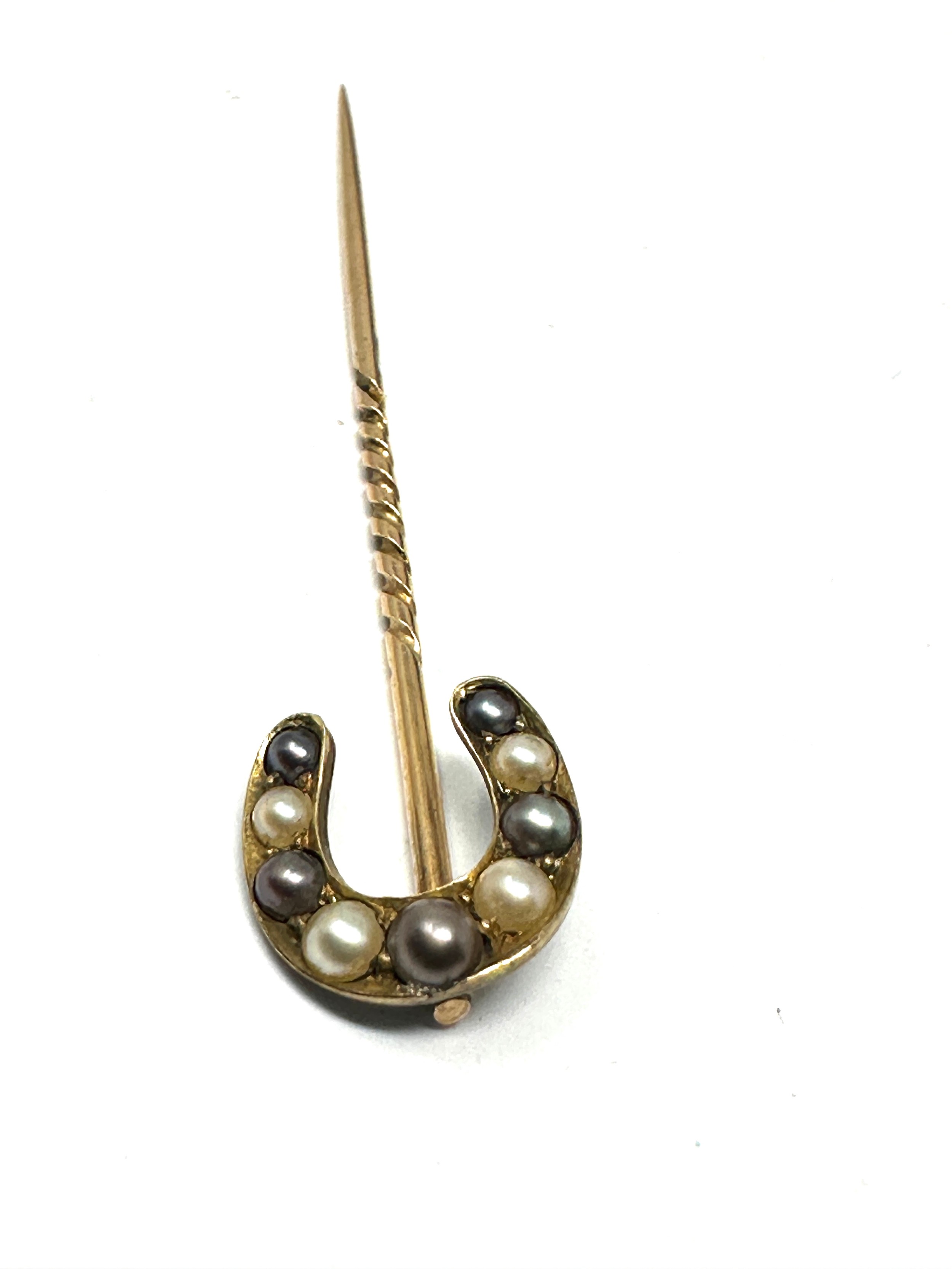 15ct gold cultured pearl horse shoe 12ct gold stick pin (1.7g) - Bild 2 aus 4