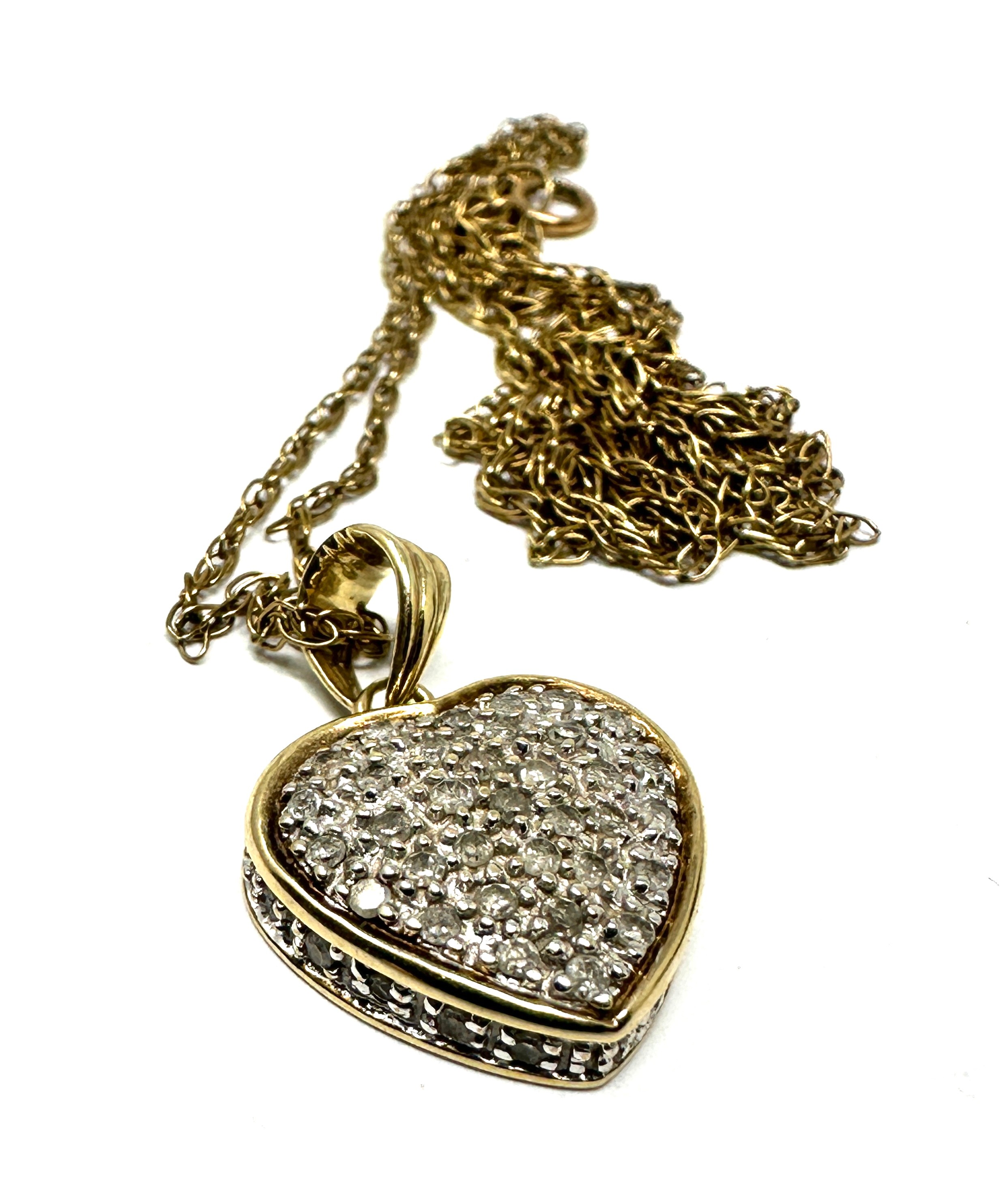 9ct gold diamond heart shaped pendant & chain (4.6g)