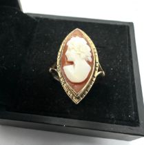 9ct gold shell cameo dress ring (2.8g)
